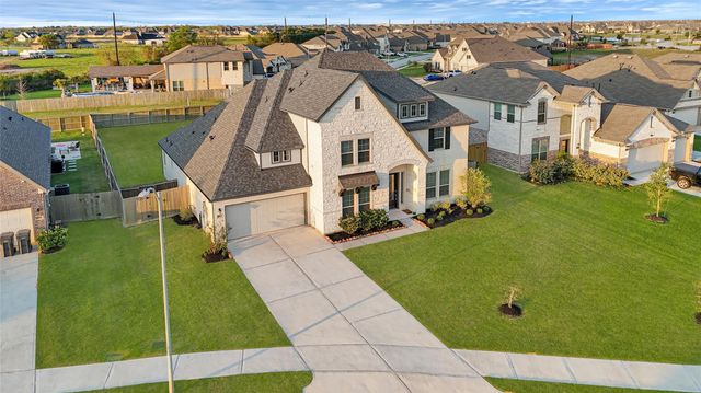 15302 Spring Lake Avenue, Mont Belvieu, TX 77523