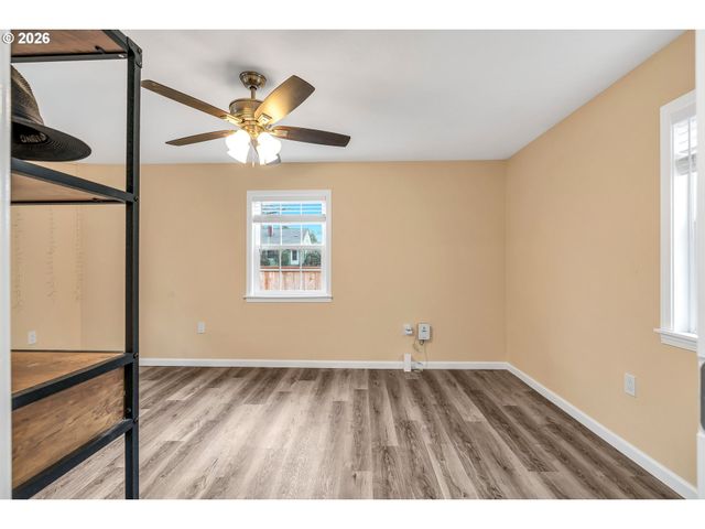 8516 N CALHOUN Ave, Portland, OR 97203