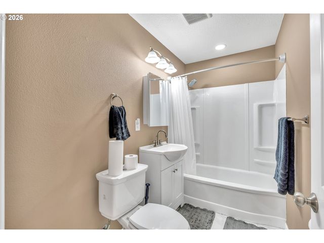 8516 N CALHOUN Ave, Portland, OR 97203