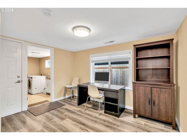 8516 N CALHOUN Ave, Portland, OR 97203