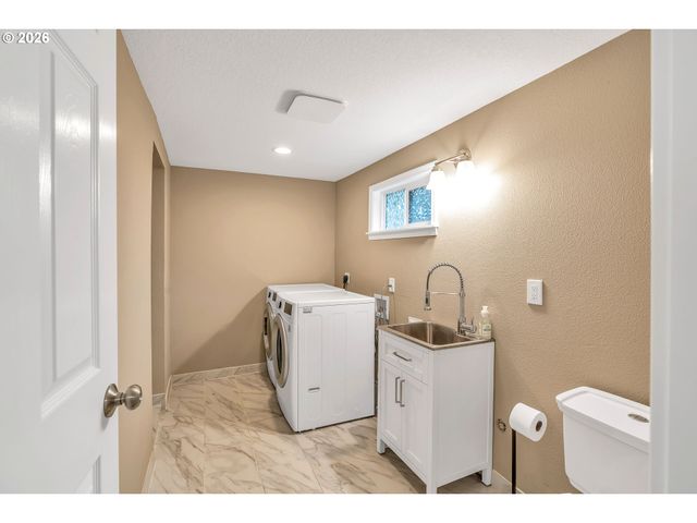 8516 N CALHOUN Ave, Portland, OR 97203