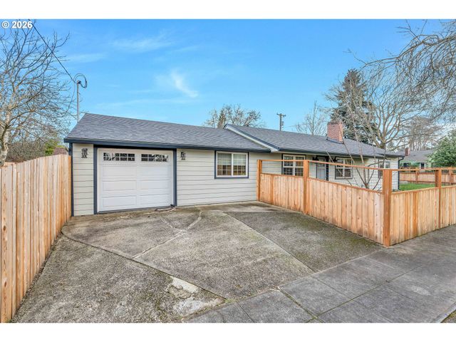 8516 N CALHOUN Ave, Portland, OR 97203