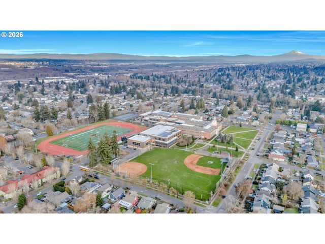 8516 N CALHOUN Ave, Portland, OR 97203