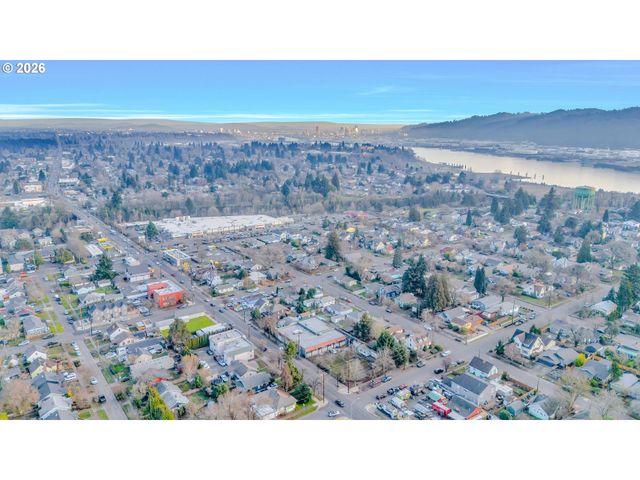 8516 N CALHOUN Ave, Portland, OR 97203