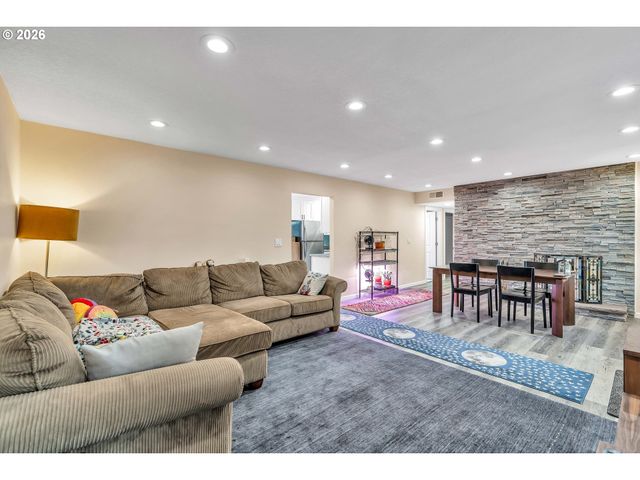 8516 N CALHOUN Ave, Portland, OR 97203