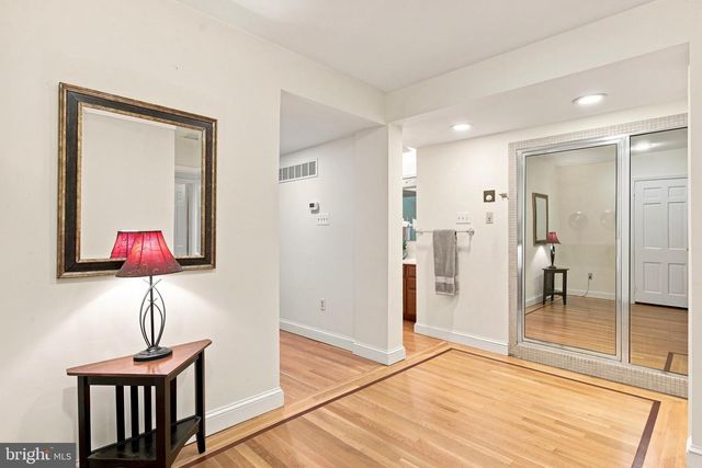 14 LAUREL CIR, Malvern, PA 19355