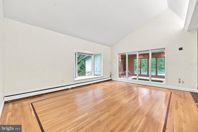 14 LAUREL CIR, Malvern, PA 19355