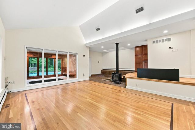 14 LAUREL CIR, Malvern, PA 19355