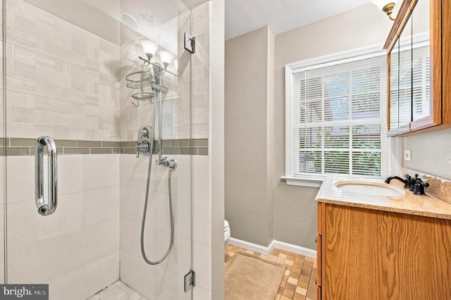 14 LAUREL CIR, Malvern, PA 19355