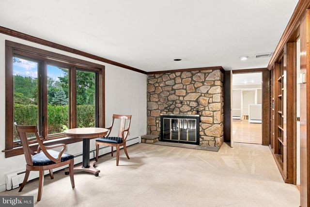 14 LAUREL CIR, Malvern, PA 19355
