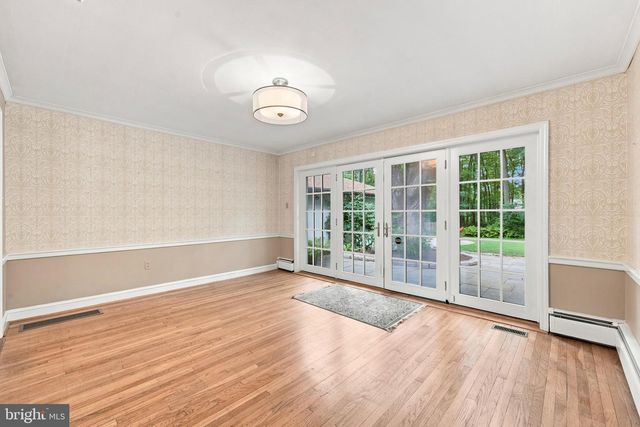 14 LAUREL CIR, Malvern, PA 19355