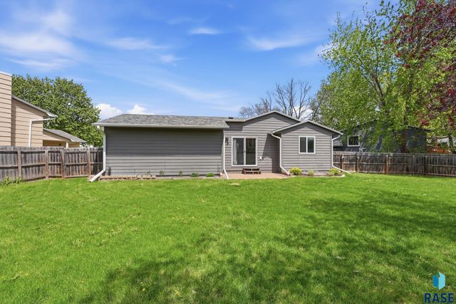 3312 S Steven Cir Circle, Sioux Falls, SD 57106