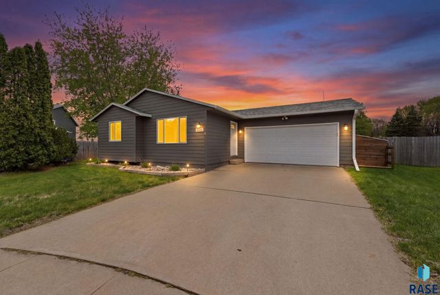 3312 S Steven Cir Circle, Sioux Falls, SD 57106