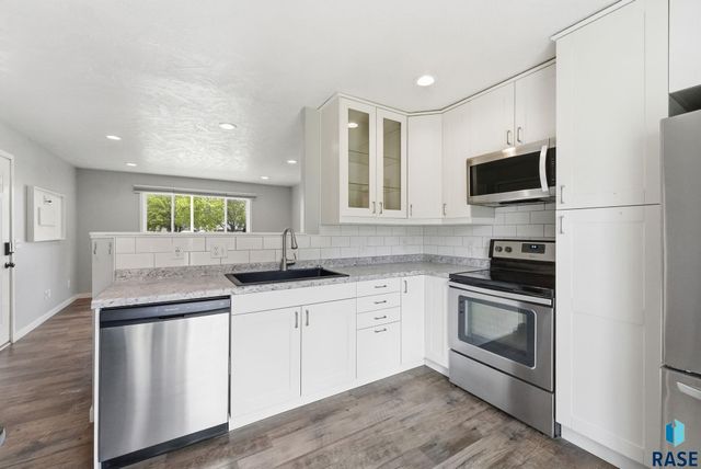 3312 S Steven Cir Circle, Sioux Falls, SD 57106
