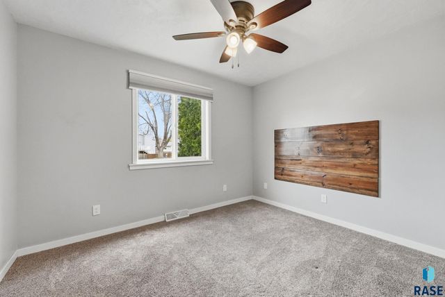 3312 S Steven Cir Circle, Sioux Falls, SD 57106