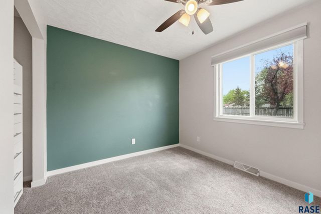 3312 S Steven Cir Circle, Sioux Falls, SD 57106