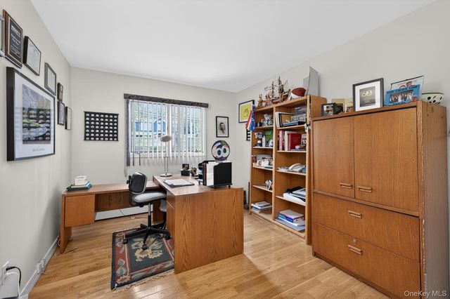 14 Oak Point Drive S, Bayville, NY 11709