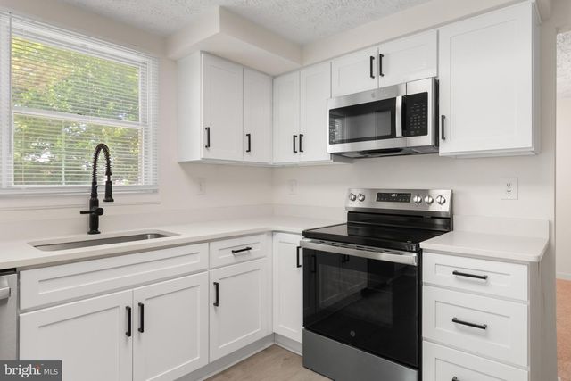 100 ALBANY AVE E, Walkersville, MD 21793