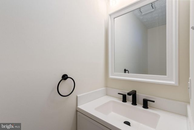100 ALBANY AVE E, Walkersville, MD 21793