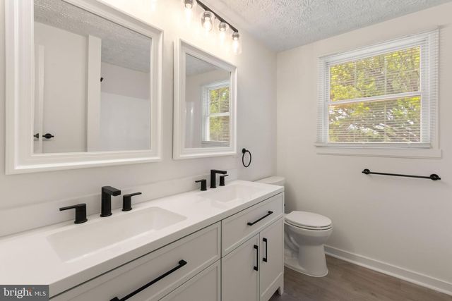 100 ALBANY AVE E, Walkersville, MD 21793