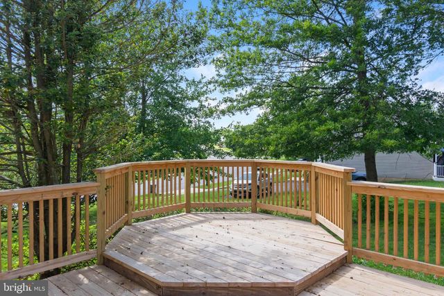 100 ALBANY AVE E, Walkersville, MD 21793
