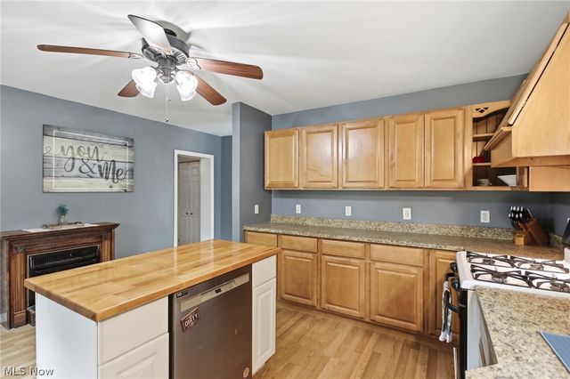 2591 Wayland Road, Deerfield, OH 44411