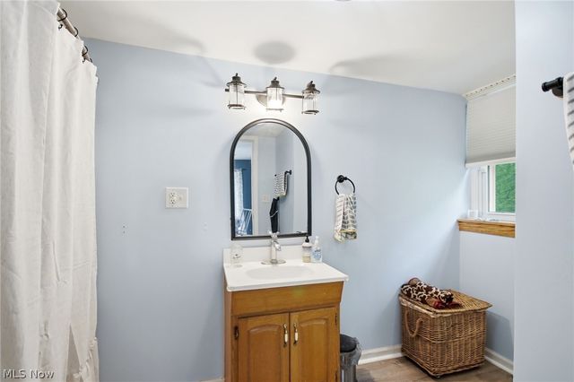 2591 Wayland Road, Deerfield, OH 44411