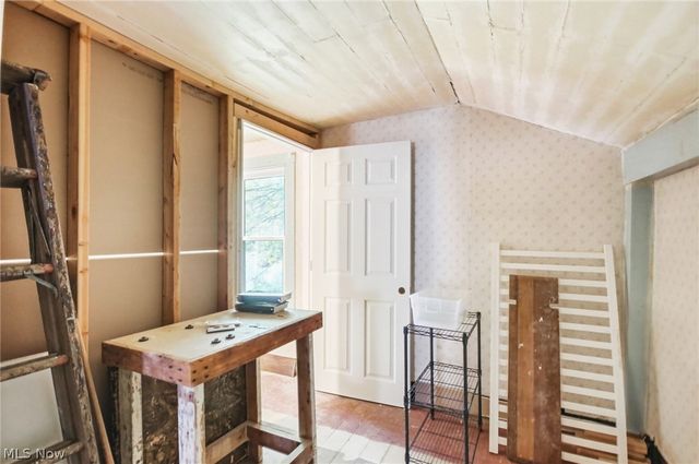 2591 Wayland Road, Deerfield, OH 44411
