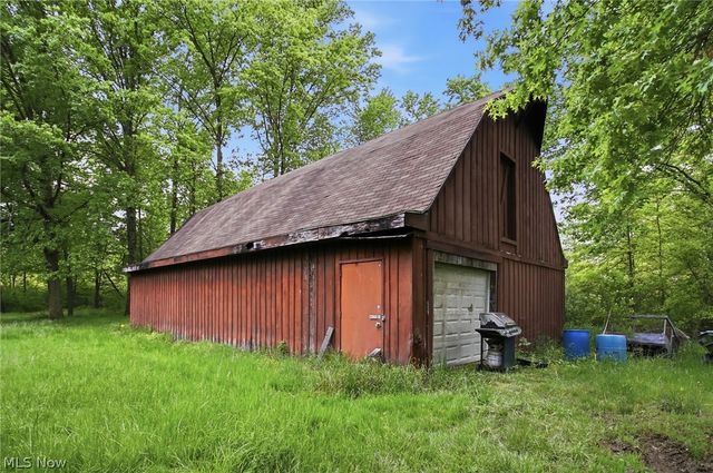 2591 Wayland Road, Deerfield, OH 44411
