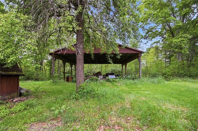 2591 Wayland Road, Deerfield, OH 44411