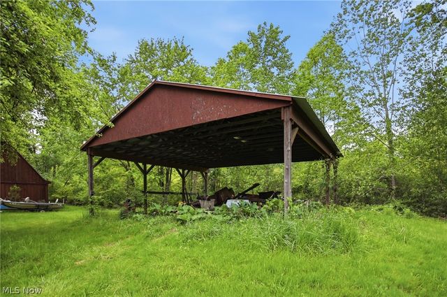 2591 Wayland Road, Deerfield, OH 44411