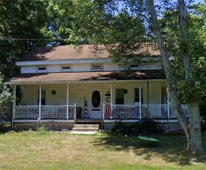 2591 Wayland Road, Deerfield, OH 44411