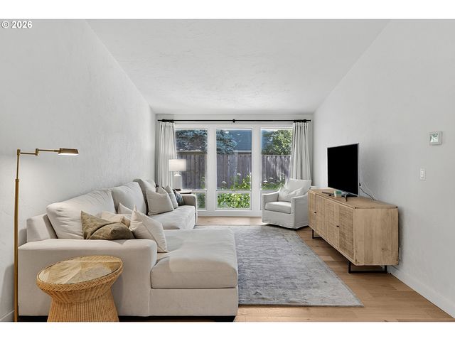 1633 HOLLY Ave, Eugene, OR 97408