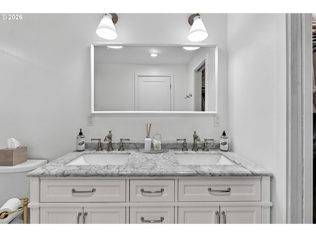 1633 HOLLY Ave, Eugene, OR 97408