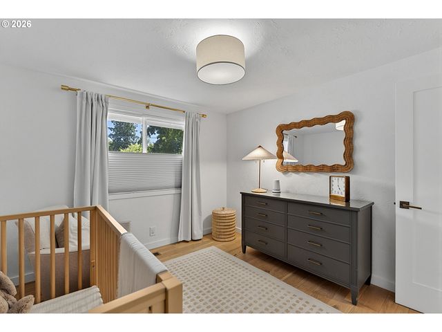 1633 HOLLY Ave, Eugene, OR 97408