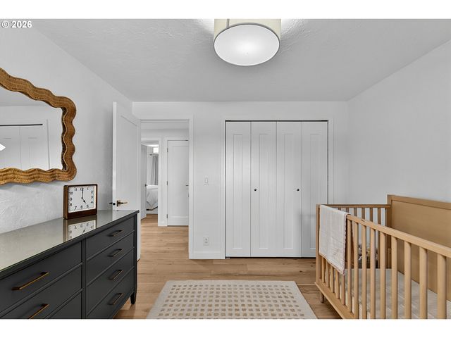 1633 HOLLY Ave, Eugene, OR 97408