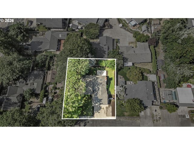 1633 HOLLY Ave, Eugene, OR 97408