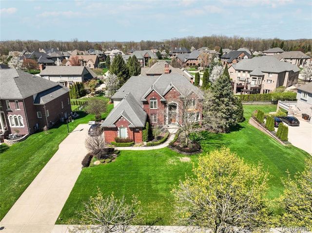 54182 Queensbourough Drive, Utica, MI 48315