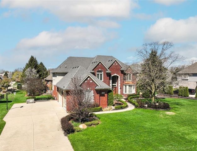 54182 Queensbourough Drive, Utica, MI 48315