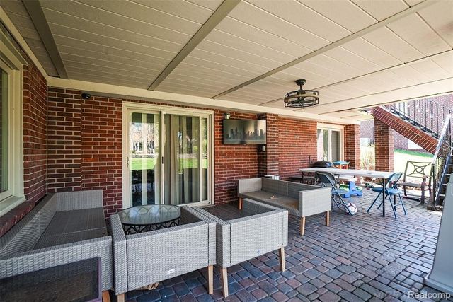 54182 Queensbourough Drive, Utica, MI 48315