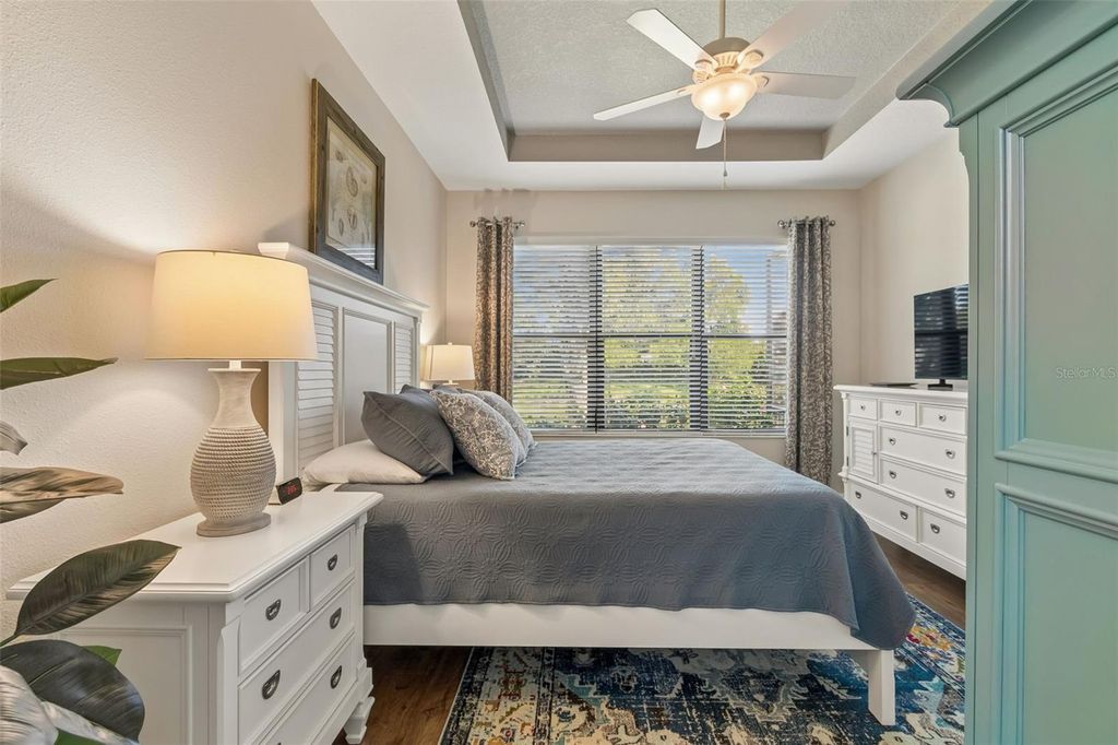 Image 13 of property listing at 5830 CAVANO DRIVE, Sarasota, FL 34231