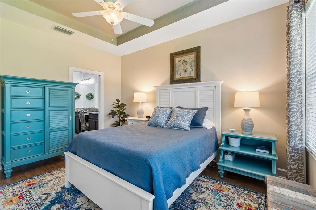 Image 14 of property listing at 5830 CAVANO DRIVE, Sarasota, FL 34231