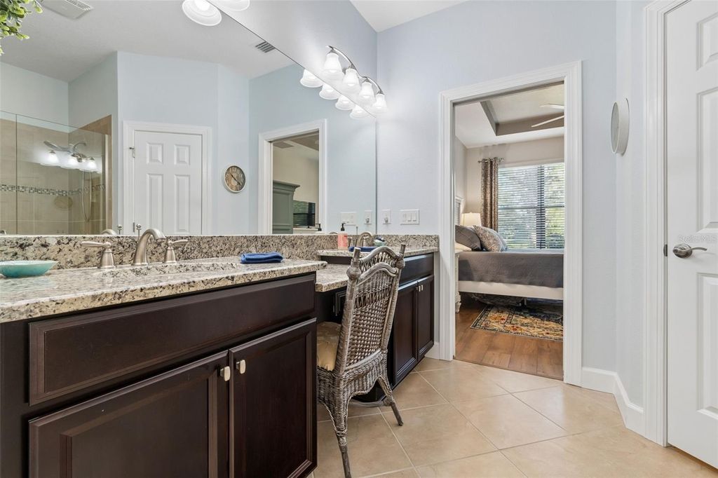 Image 16 of property listing at 5830 CAVANO DRIVE, Sarasota, FL 34231