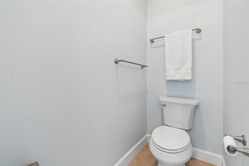 Image 19 of property listing at 5830 CAVANO DRIVE, Sarasota, FL 34231