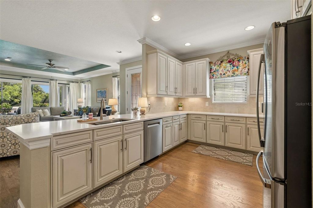 Image 32 of property listing at 5830 CAVANO DRIVE, Sarasota, FL 34231