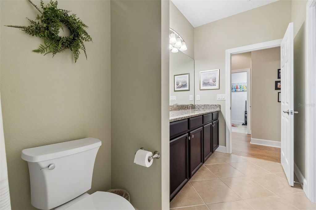 Image 42 of property listing at 5830 CAVANO DRIVE, Sarasota, FL 34231