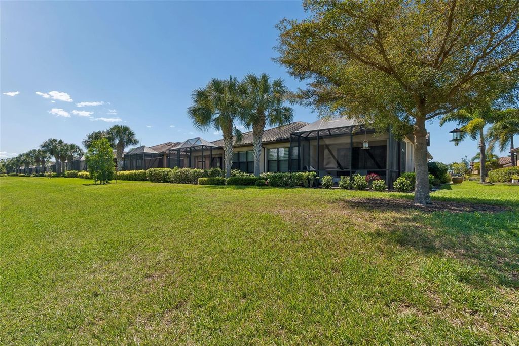 Image 53 of property listing at 5830 CAVANO DRIVE, Sarasota, FL 34231
