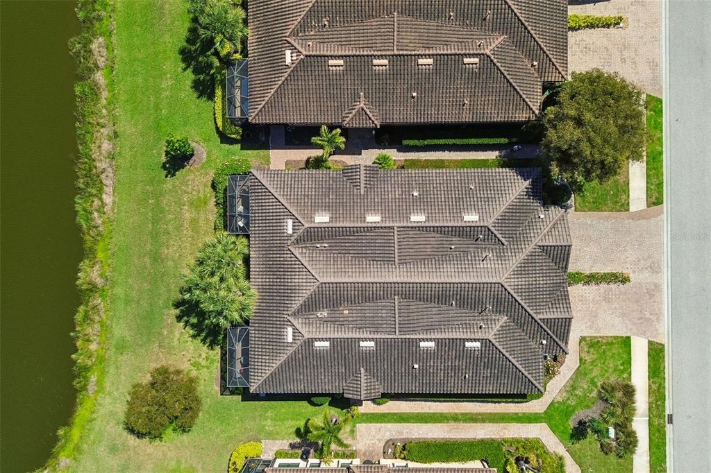 Image 67 of property listing at 5830 CAVANO DRIVE, Sarasota, FL 34231