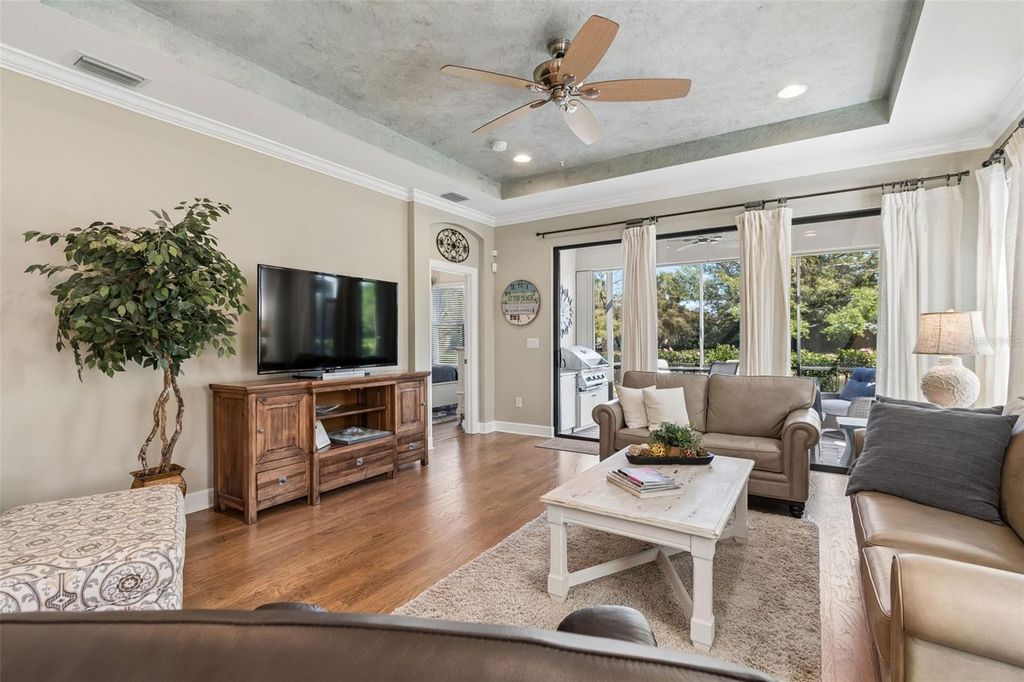 Image 8 of property listing at 5830 CAVANO DRIVE, Sarasota, FL 34231