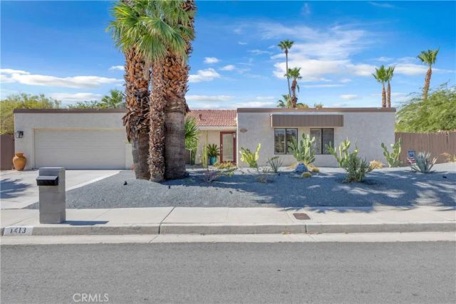 1413 Caleta Way East, Palm Springs, CA 92262